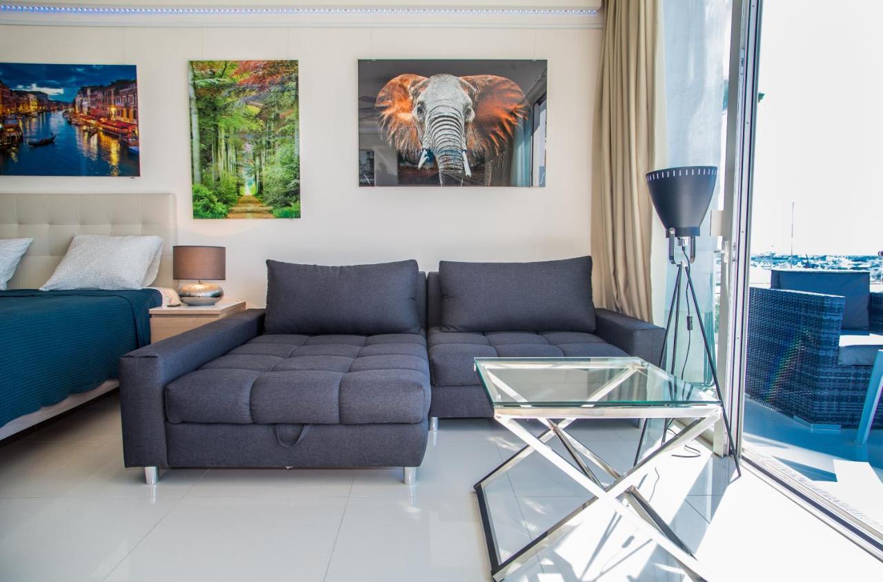 First Line P. Banus Sleeps 4 Lägenhet Marbella Exteriör bild