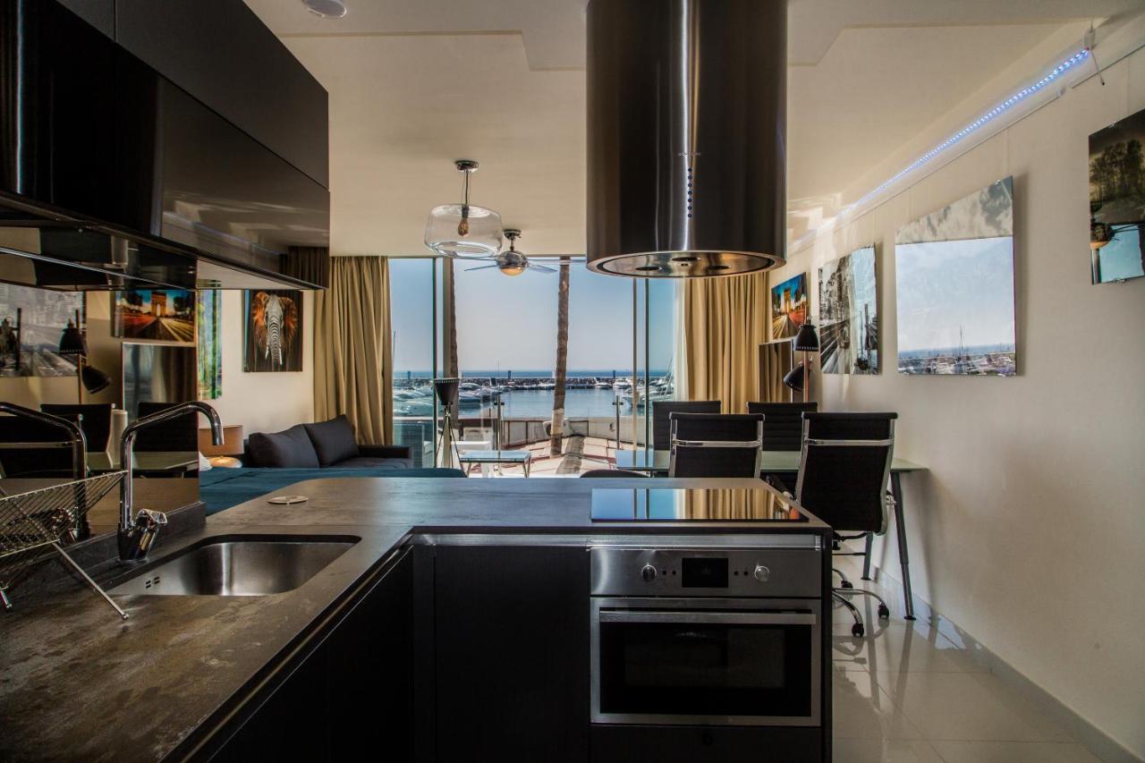 First Line P. Banus Sleeps 4 Lägenhet Marbella Exteriör bild