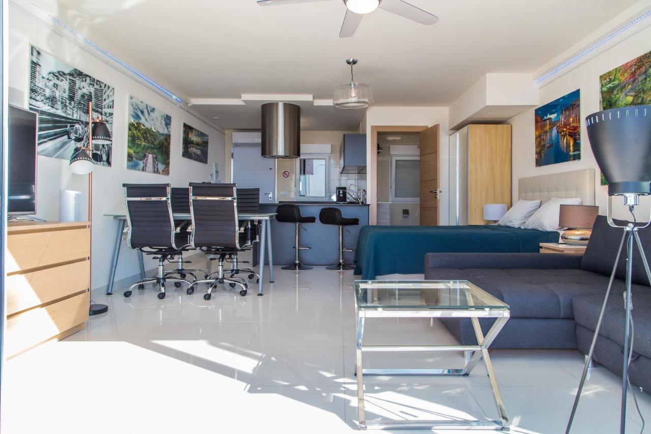 First Line P. Banus Sleeps 4 Lägenhet Marbella Exteriör bild