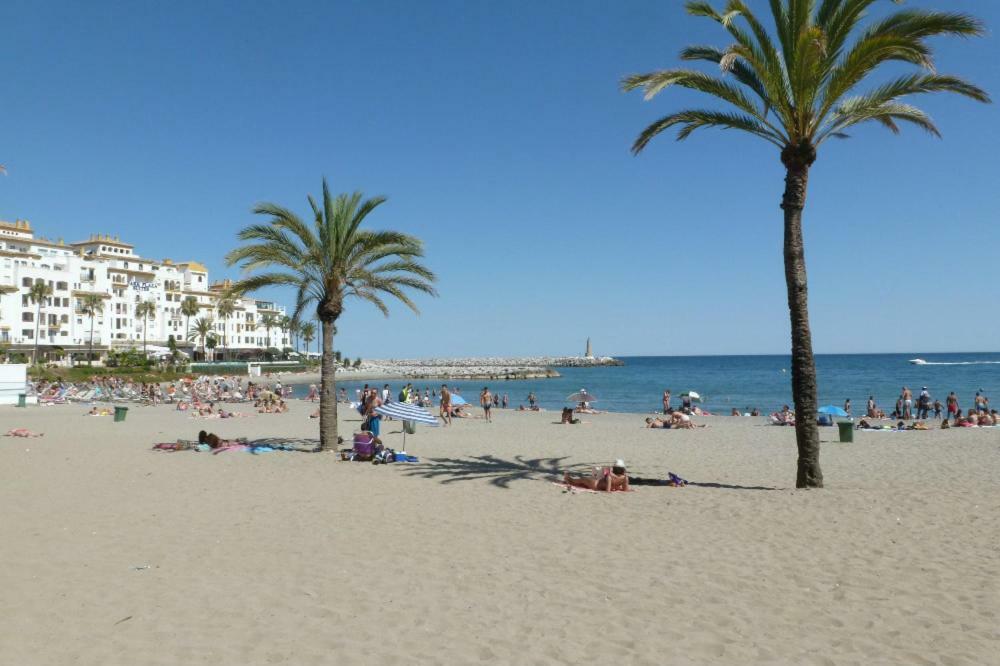 First Line P. Banus Sleeps 4 Lägenhet Marbella Exteriör bild
